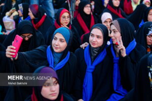 بورس تحصیلی به دانشجویان دختر لبنانی و فلسطینی
