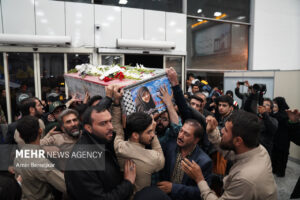 تشییع پیکر شهیده «معصومه کرباسی» در قادرآباد فارس