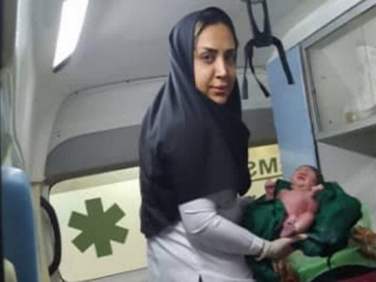 نجات مادر باردار در «دشتی»/ نوزاد در آمبولانس متولد شد