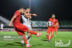 گل‌محمدی پرسپولیس را در صدر نگه داشت/ توقف سپاهان برابر فولاد