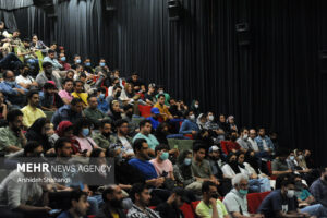 جهش «باغ کیانوش» و«صبحانه با زرافه‌ها»/هفته قبل در سینما چه گذشت؟