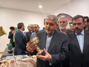 شیراز سکوی توسعه گردشگری و صنایع دستی ایران می‌شود