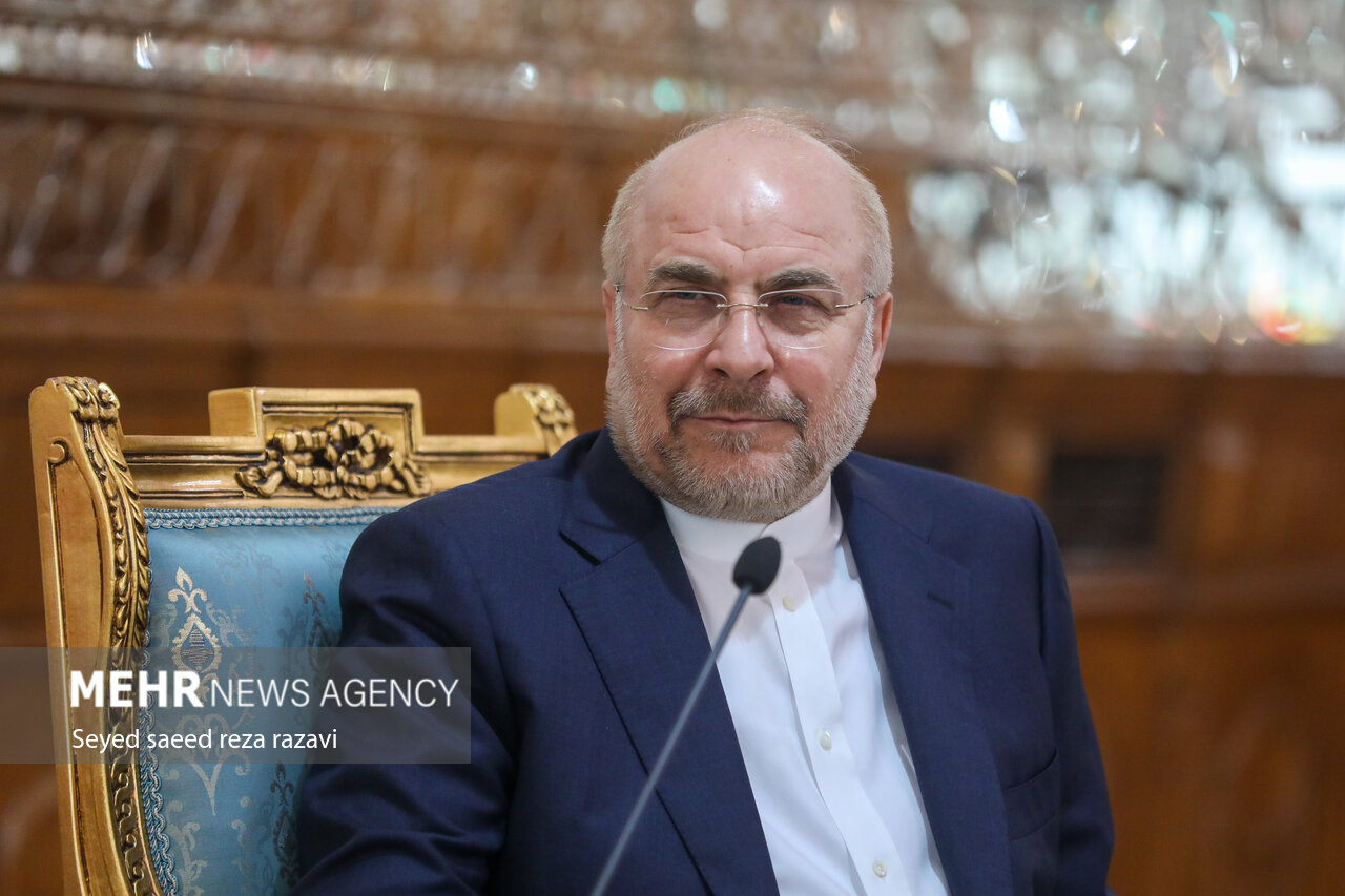 قالیباف درگذشت حاج فاضل بجستانی پدر سه شهید را تسلیت گفت