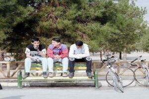 نقش والدین در مهیا کردن نوجوان برای ورود به جامعه
