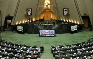 نمایندگان مکلف به تحویل هدایای دریافتی به مجلس شدند