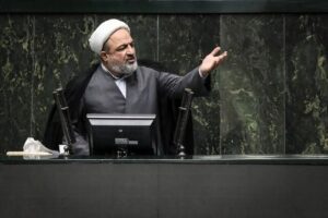 رسایی: دولت نباید گرانی بنزین را گردن مجلس بیاندازد 