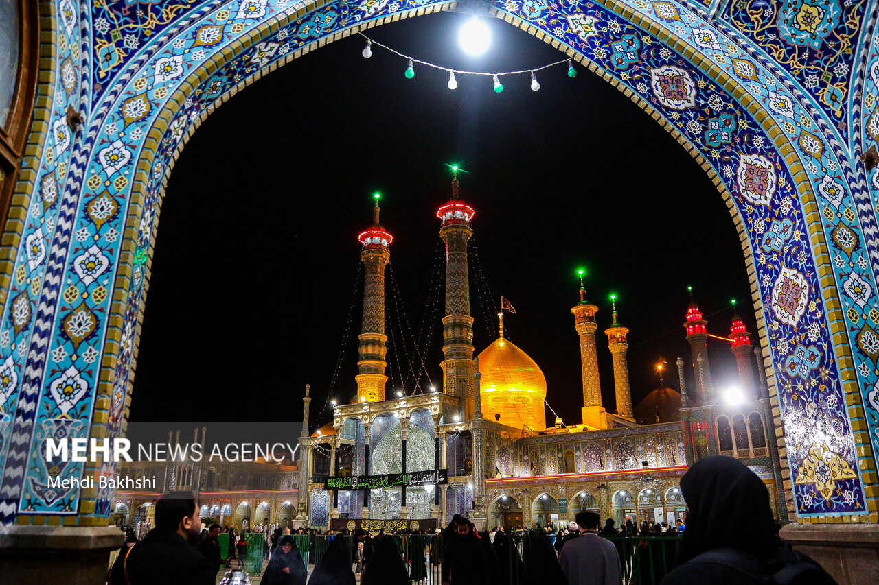 شب شهادت امام کاظم(ع) در حرم حضرت معصومه(س)