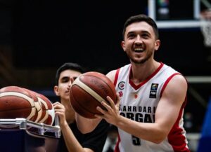 بسکتبال ستارگان ایران؛ مبین شیخی قهرمان شوت سه امتیازی شد