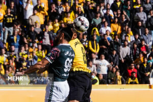 پایان بدون گل نیمه نخست دیدار تیم‌های آلومینیوم و سپاهان