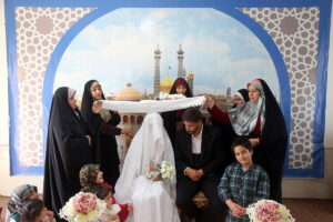 عقد ازدواج ۱۰۰ زوج جوان در روز بزرگداشت میلاد حضرت معصومه (س)