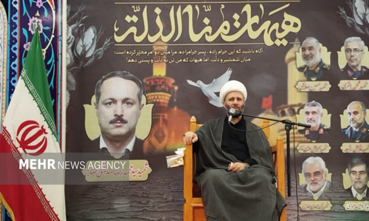 عاشورا باید بازخوانی و به زبان امروز روایت شود