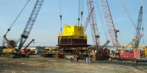 مونتاژ موفقیت‌آمیز دومین گوی شناور صادراتی جاسک در یارد خرمشهر