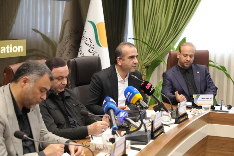 سرمایه‌گذاری داخلی و خارجی جذب شده طی 11 ماهه 1404، برابر با 56 همت و 40 میلیون یورو می‌باشد