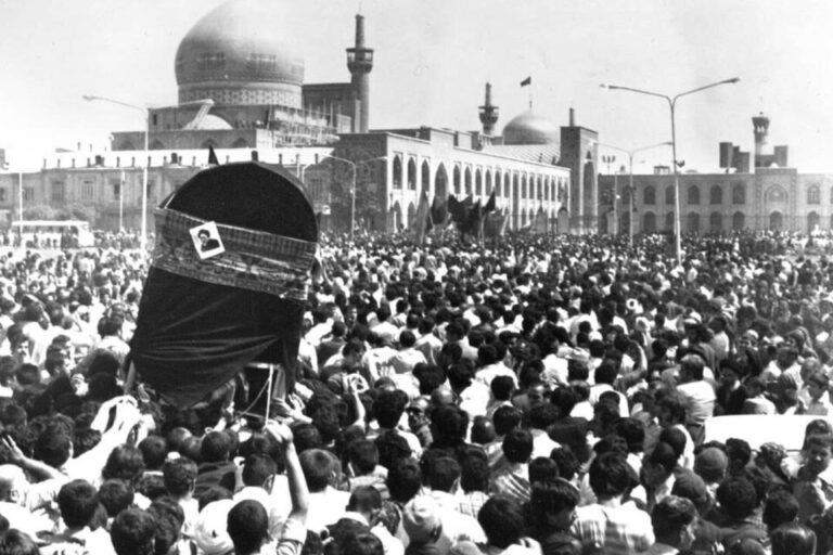۲۱تیر، روزی که خون‌های مردم به دست پهلوی بر روی سنگ‌های گوهرشاد ماند