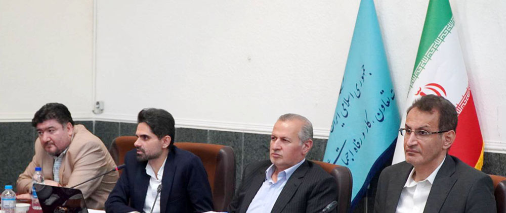 به گزارش تیترنا به نقل از روابط عمومی هفتمین نمایشگاه و کنفرانس بینالمللی شهر هوشمند و هوش مصنوعی ایران، این نشست روز سهشنبه ۳۰ تیرماه ۱۴۰۵ به میزبانی وزارت تعاون، کار و رفاه اجتماعی و با حضور معاونان و مدیران دستگاههای اجرایی، سازمان اداری و استخدامی کشور و مدیران فناوری اطلاعات در مجموعه فرهنگی تلاش برگزار شد.